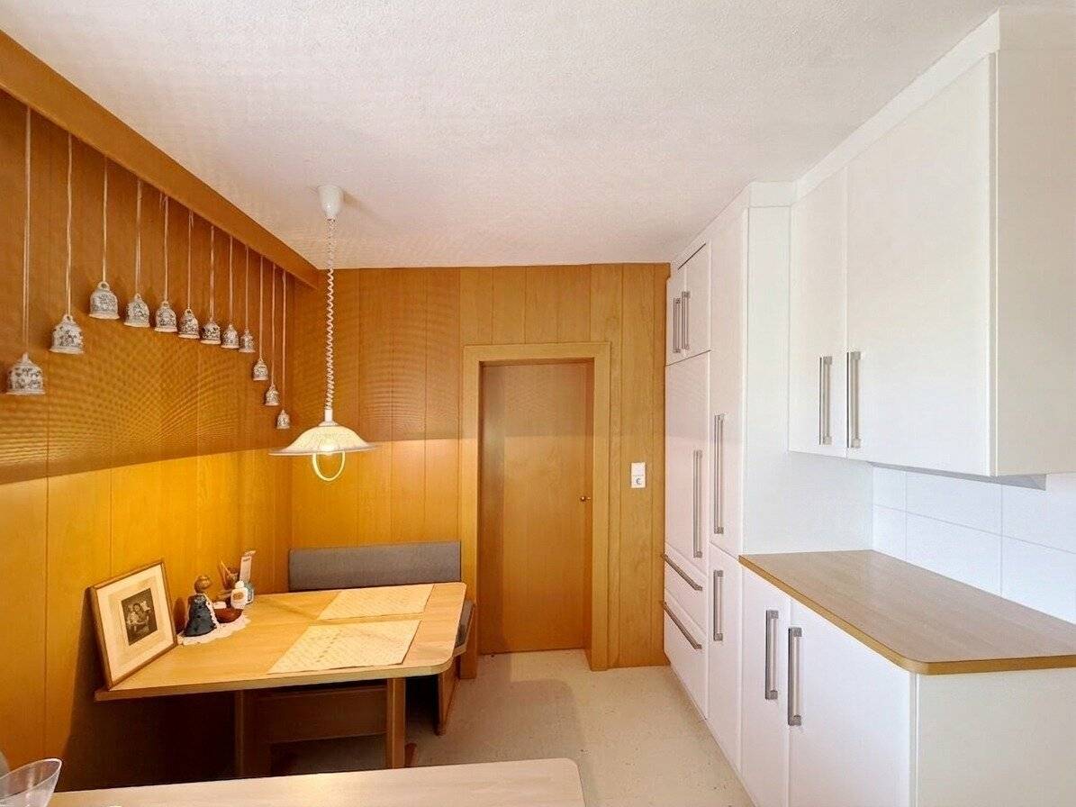 Very well maintained two-family house - your ideal home for multigenerational living