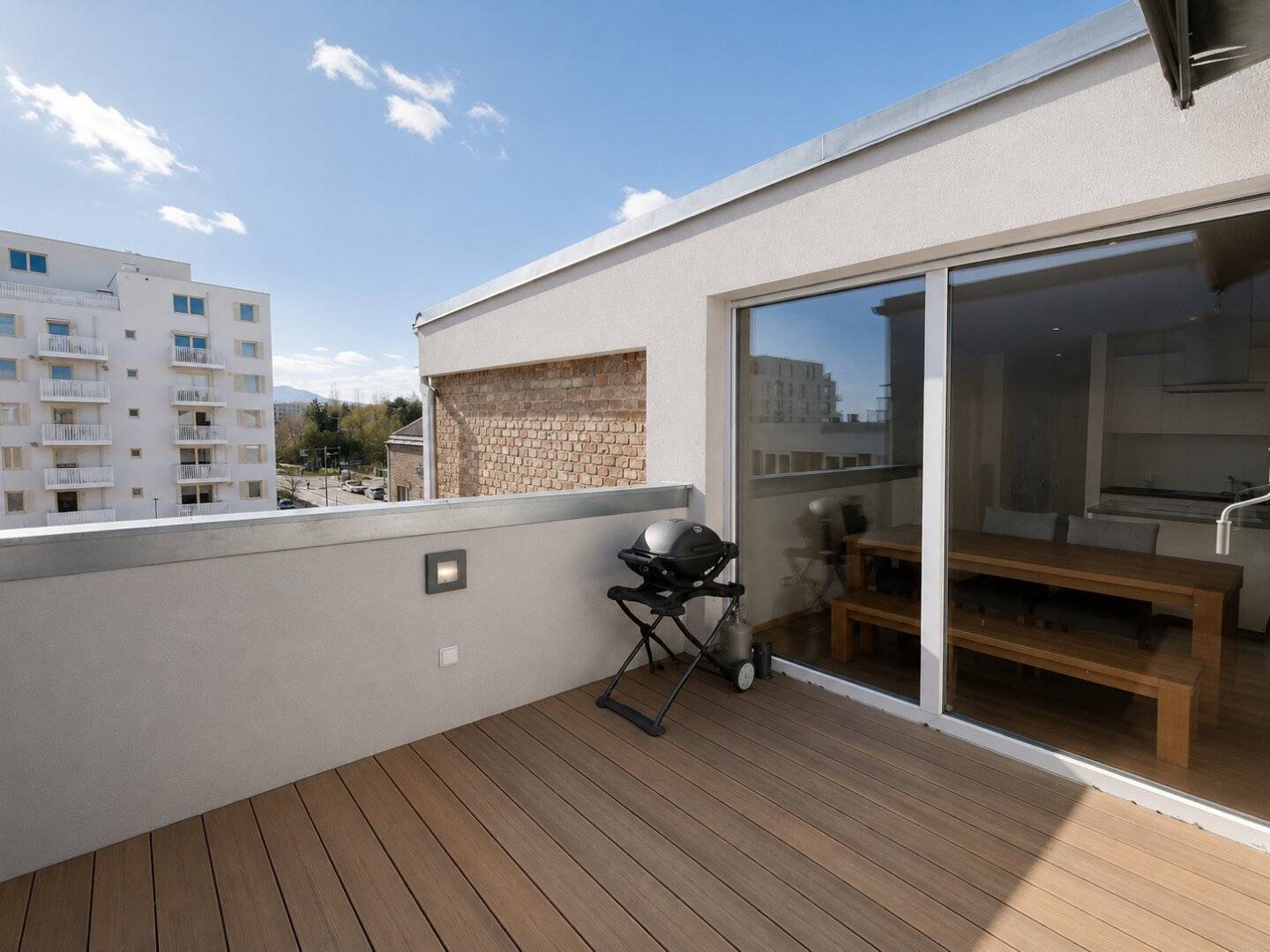 Modern residential gem above the roofs of Liesing