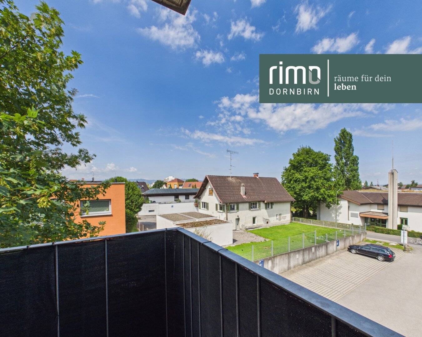 Renovated 3-room corner apartment with west-facing terrace – quiet location with excellent infrastructure