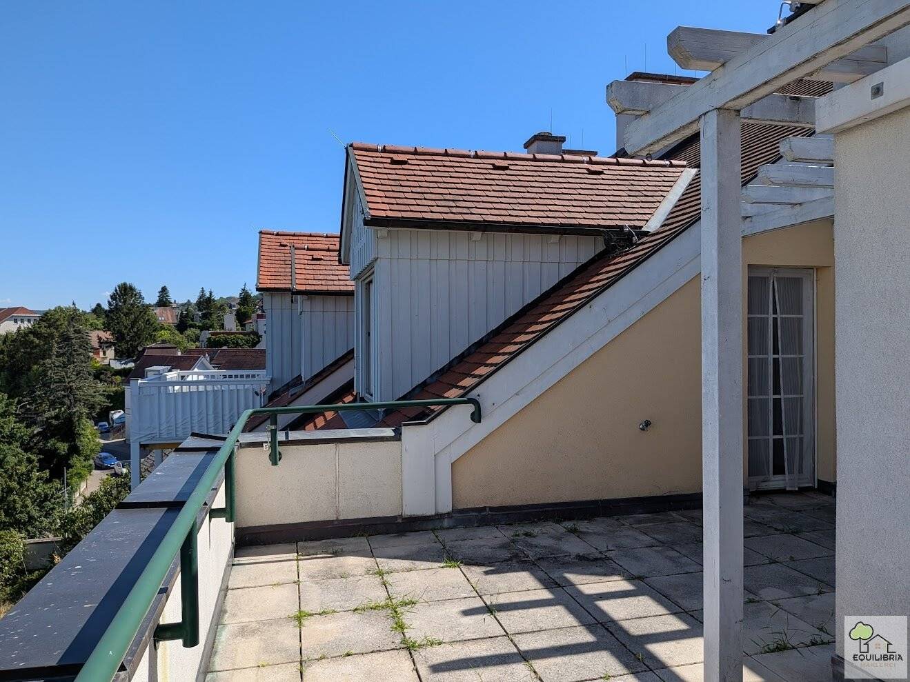 Dreamlike view - Spacious terrace apartment with distant view