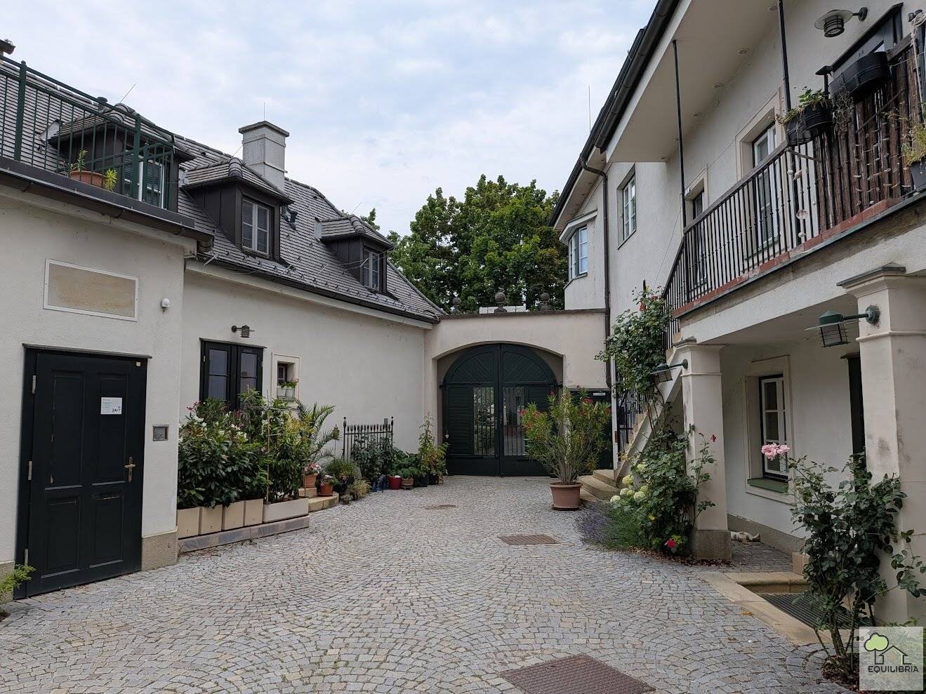 Dreamlike view - Spacious terrace apartment with distant view