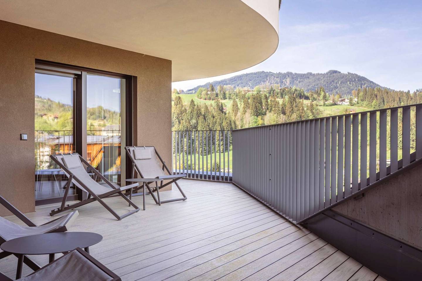 Wohnung direkt an der Skipiste mit großer Terrasse