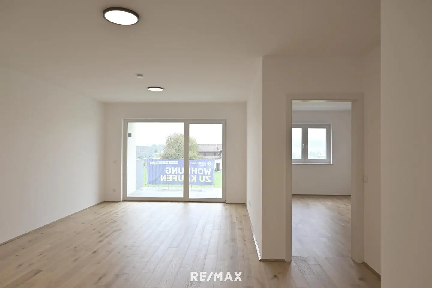 First occupancy apartment with loggia and barrier free lift