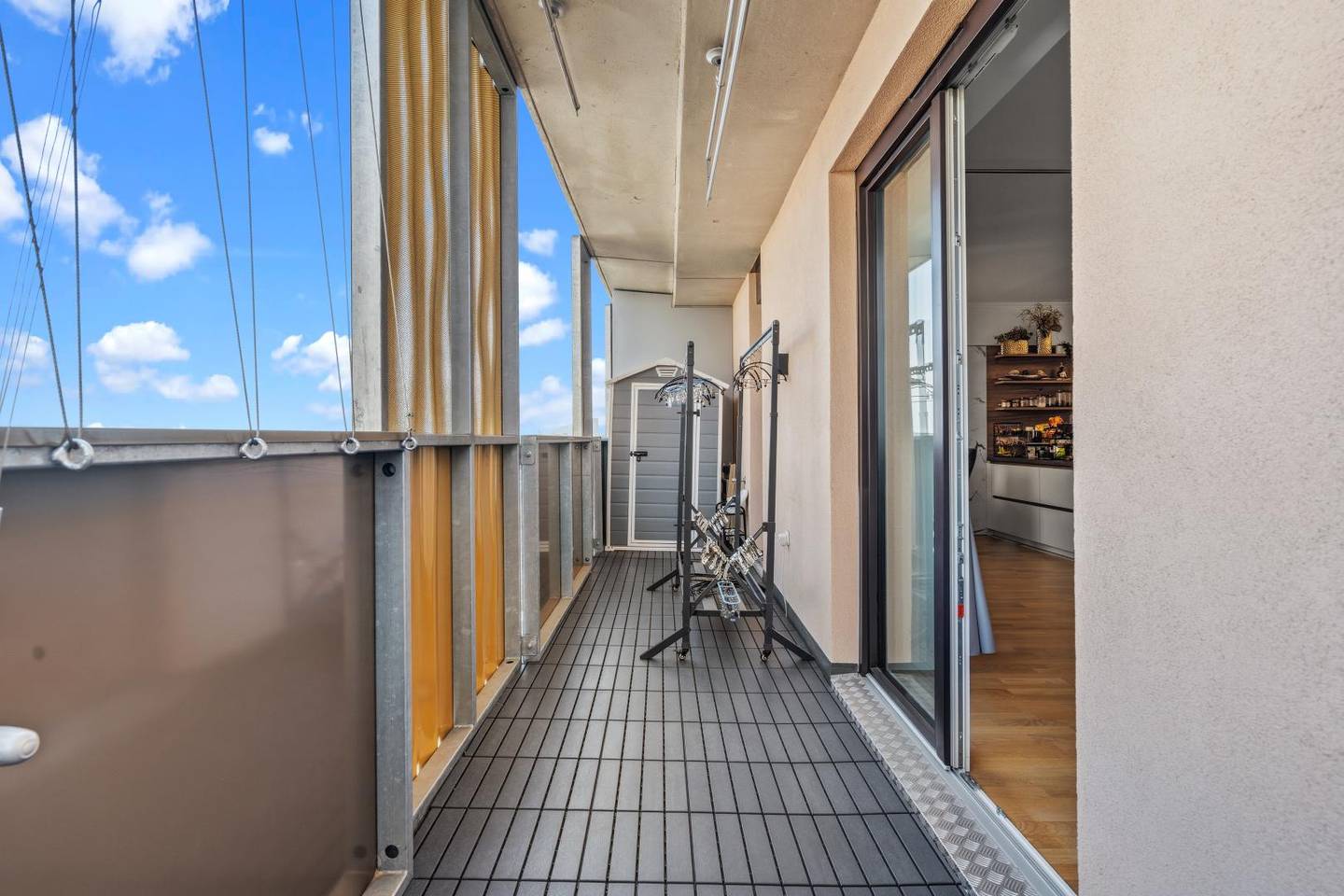 Lichtdurchflutete Wohnung mit Balkon und Stellplatz