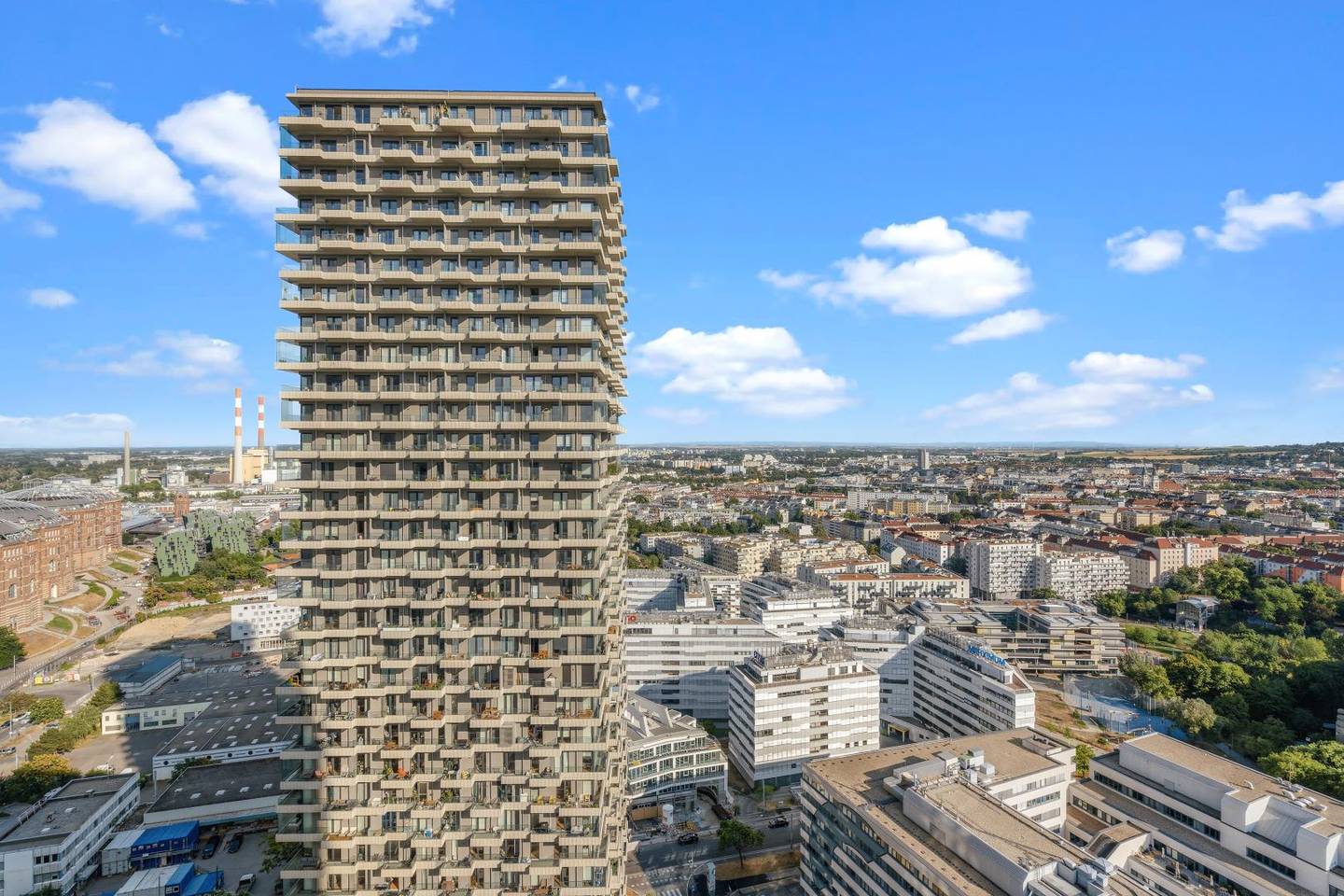 Lichtdurchflutete Wohnung mit Balkon und Stellplatz
