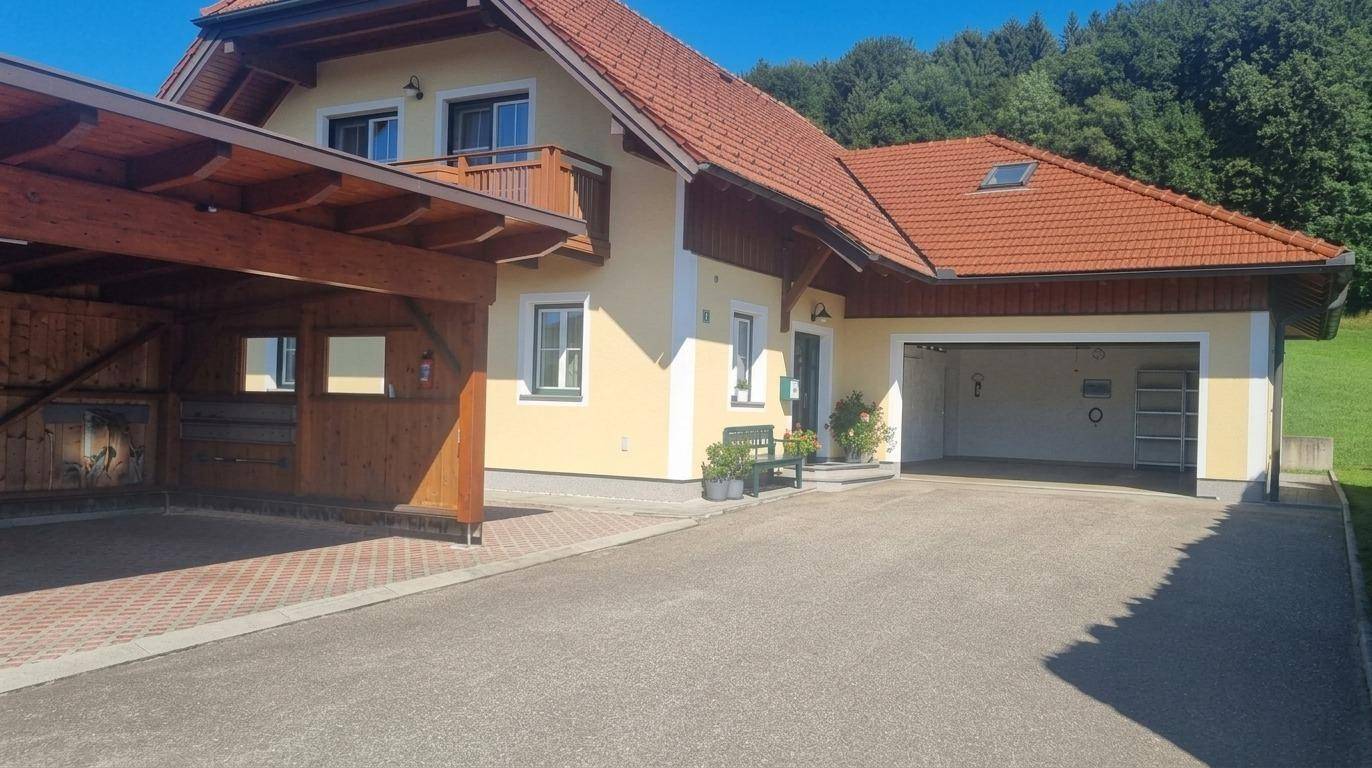 Familienwohnung mit Garten und Solaranlage