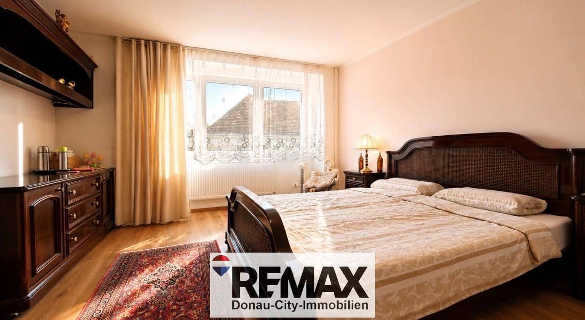 Familienwohnung in generalsaniertem Haus mit Garten