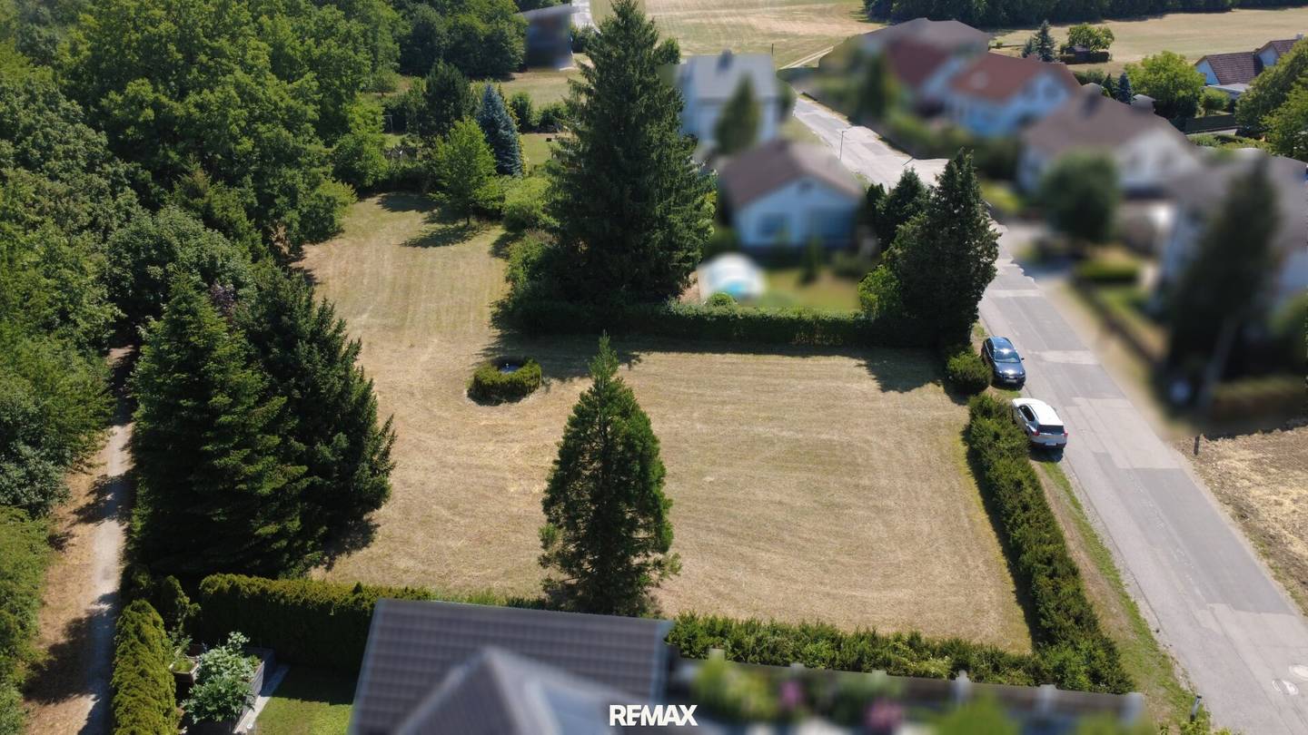 Zwei großzügige, zusammenhängende Baugrundstücke ohne Bauverpflichtung