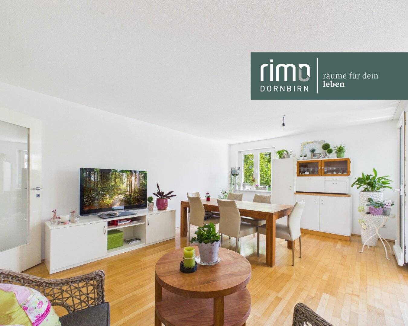 Spacious 4-room attic apartment with southwest loggia in Bregenz