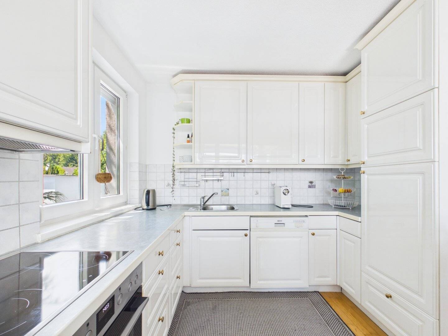 Spacious 4-room attic apartment with southwest loggia in Bregenz