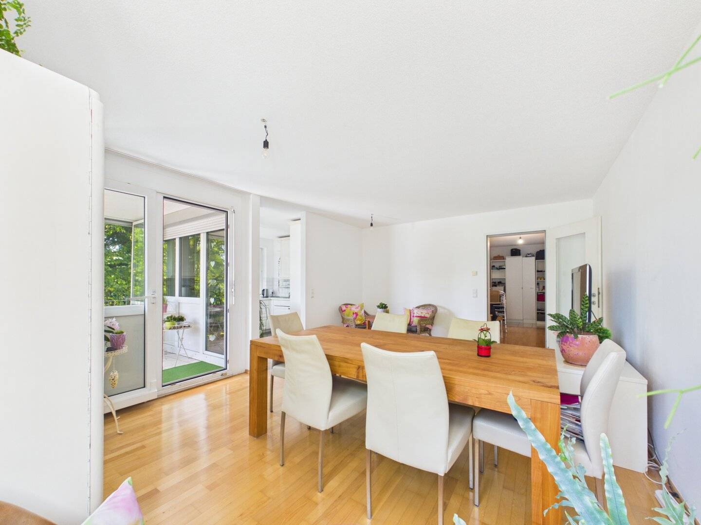 Spacious 4-room attic apartment with southwest loggia in Bregenz