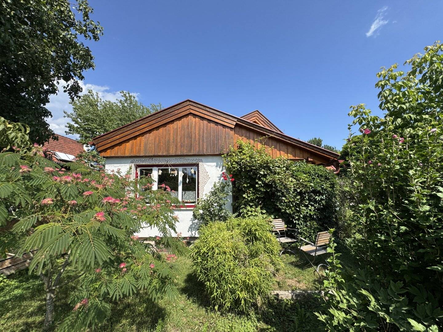 Werndorf bei Graz – Idyllisches Einfamilienhaus mit schönem Garten  Ca. 97 m² Wohnfläche, 4 Zimmer, ca. 603 m² Grundstück