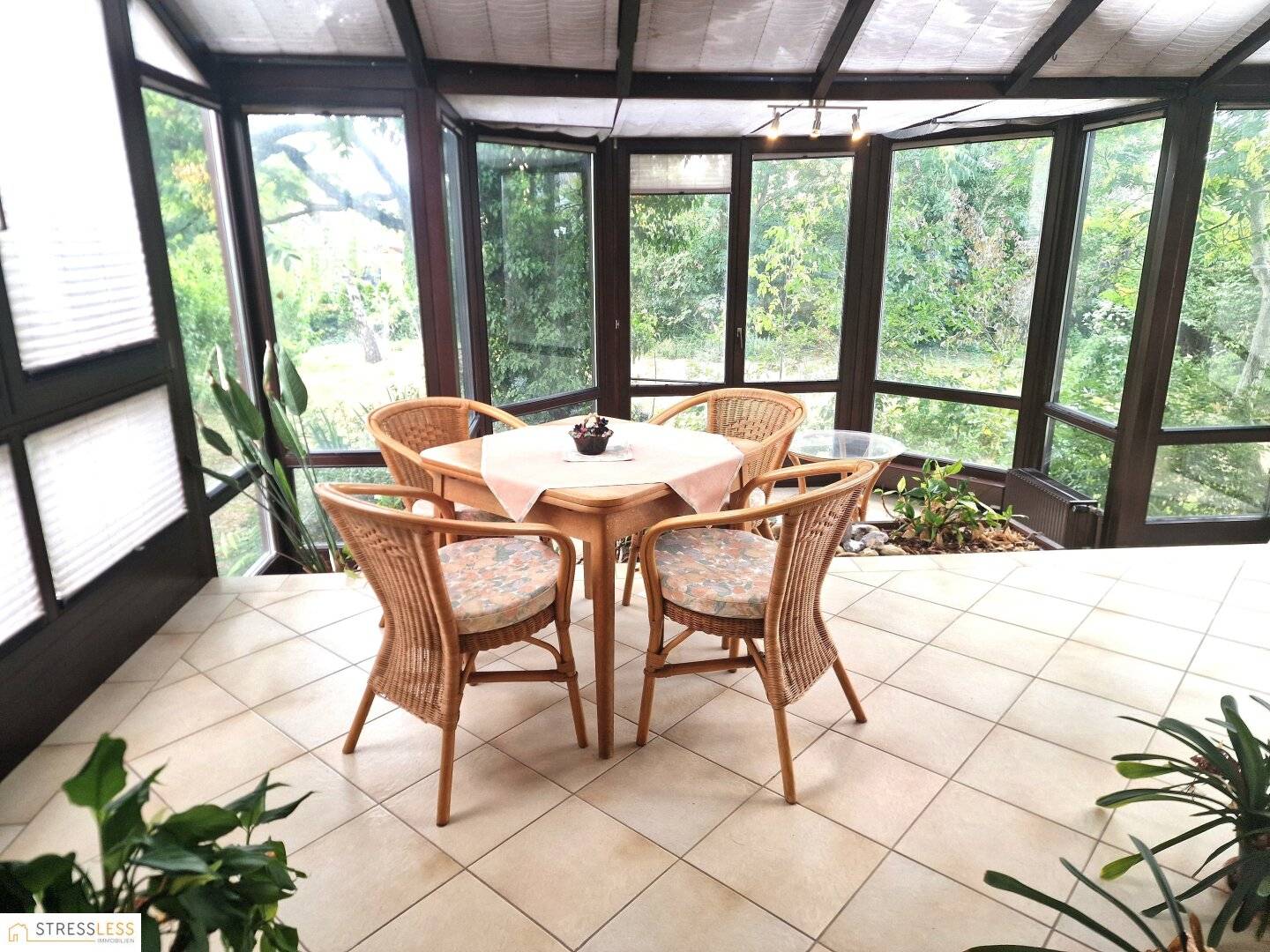 Top well maintained fully basemented single-family house with dream conservatory in absolute green quiet location of Korneuburg
