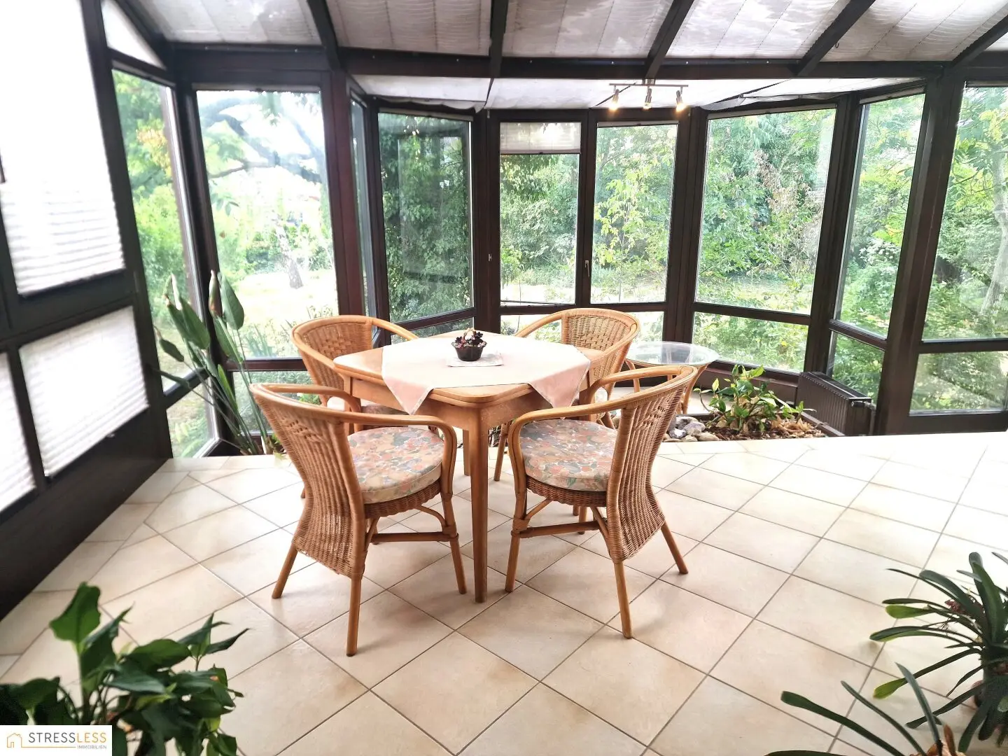Top well maintained fully basemented single-family house with dream conservatory in absolute green quiet location of Korneuburg