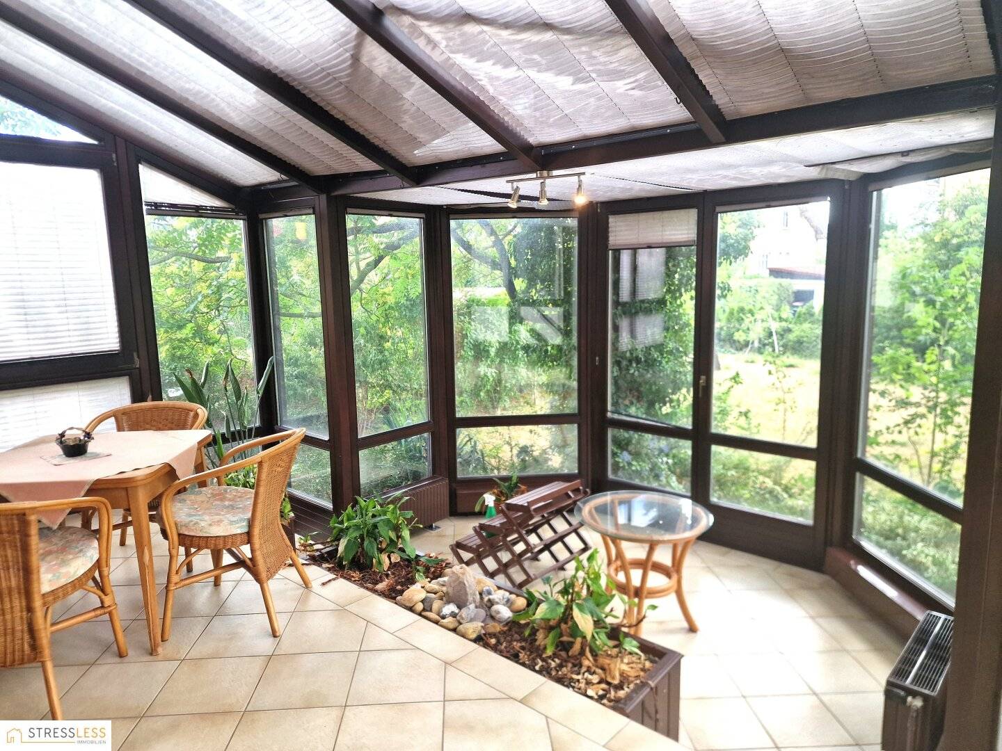 Top well maintained fully basemented single-family house with dream conservatory in absolute green quiet location of Korneuburg