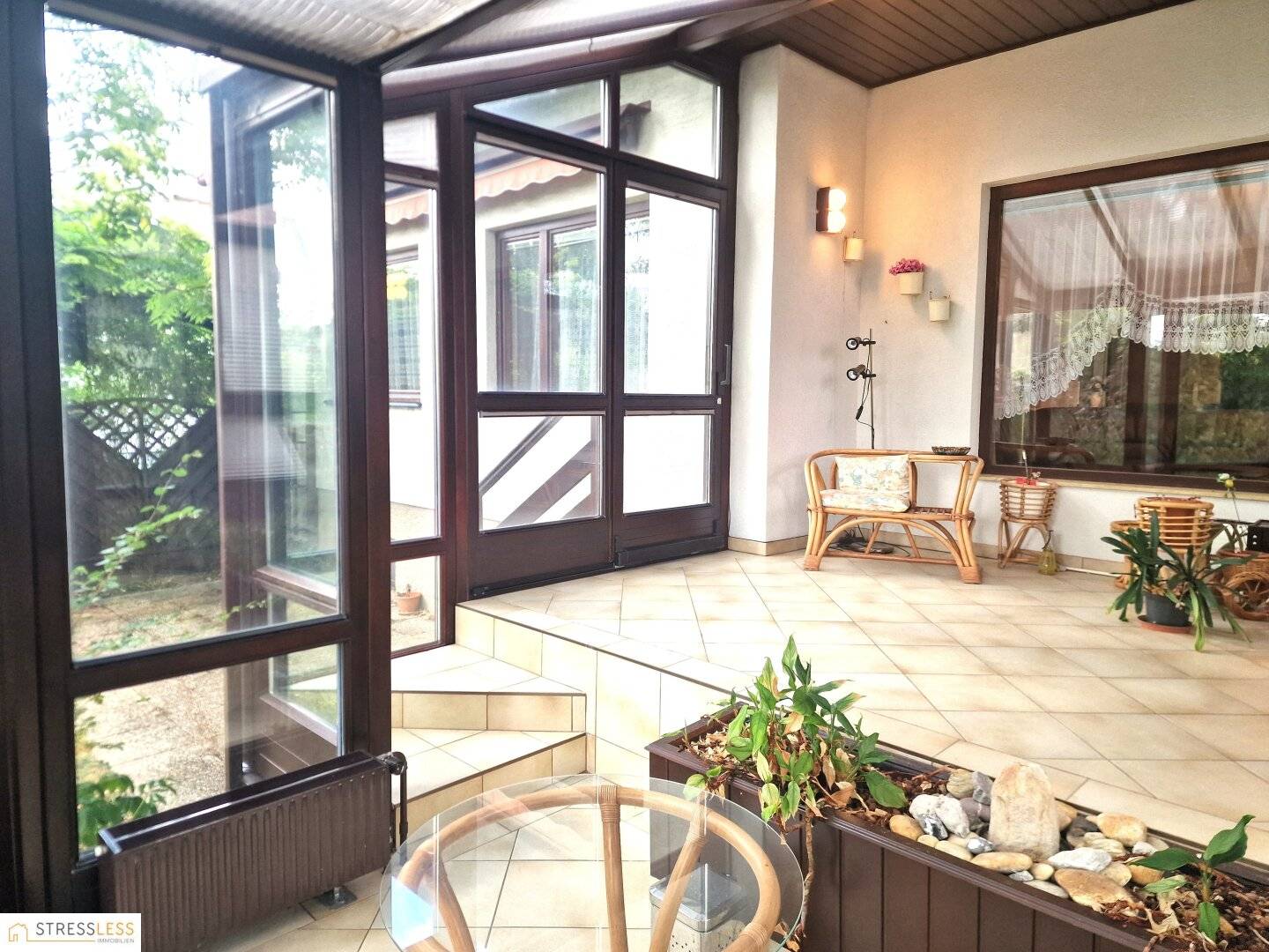 Top well maintained fully basemented single-family house with dream conservatory in absolute green quiet location of Korneuburg