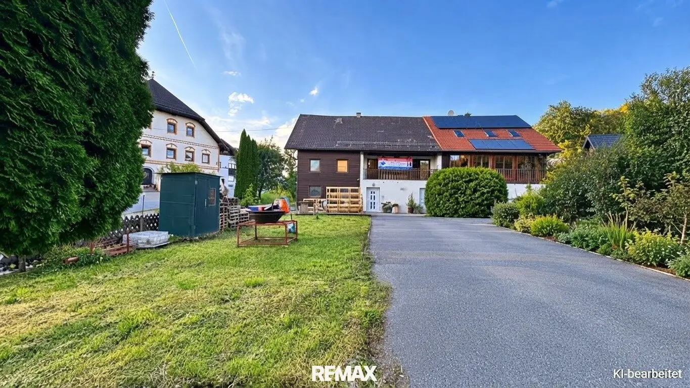 Plot with old building and approved construction project in a central location of Vöcklamarkt