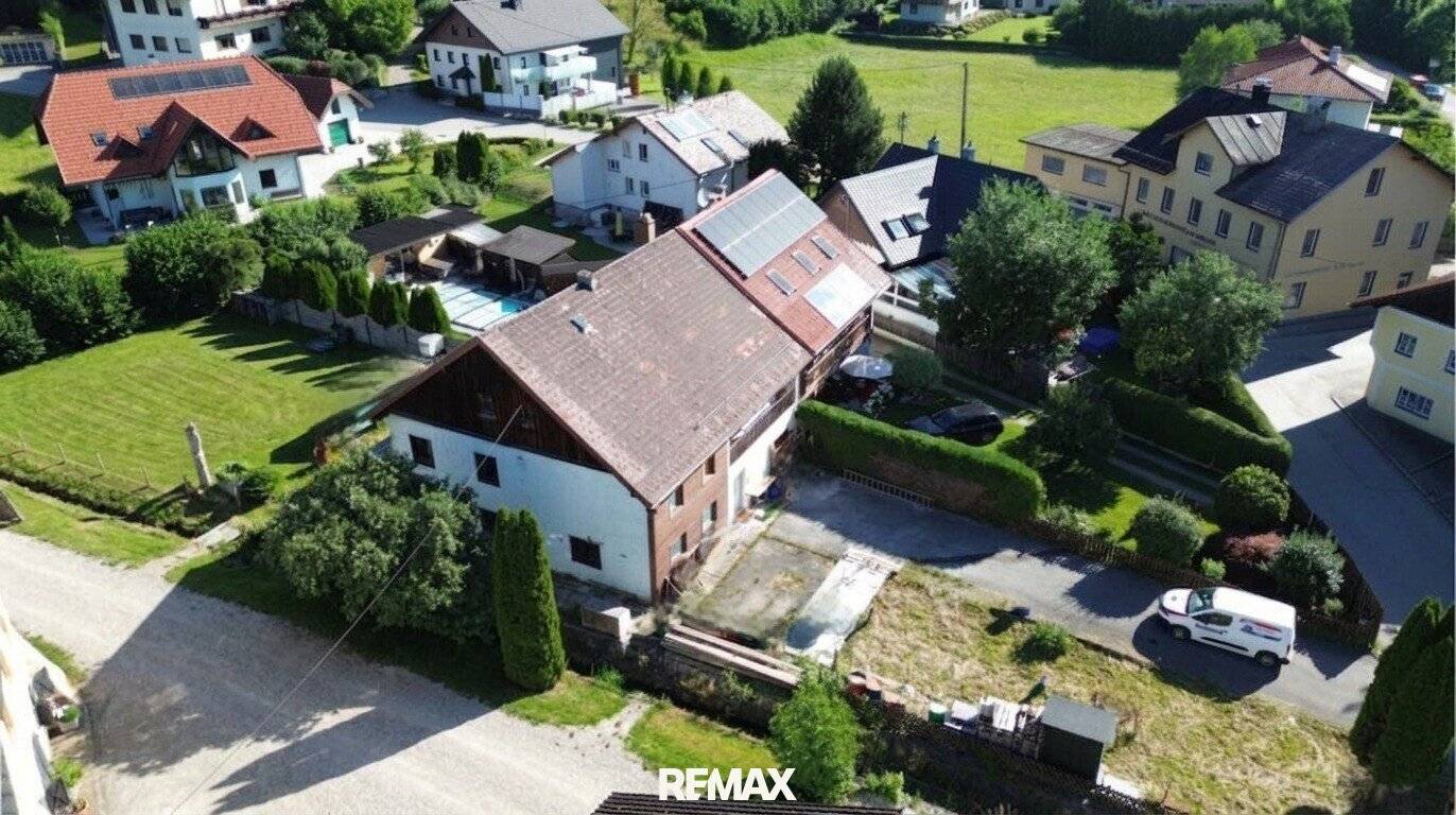 Grundstück mit Altbestand und bewilligtem Bauprojekt in zentrumsnaher Lage von Vöcklamarkt