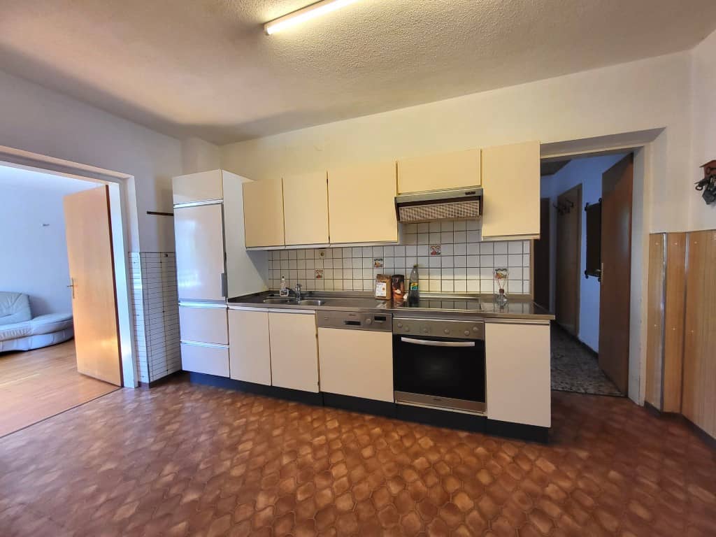 Großzügige Familienwohnung mit separater Nutzfläche und Garage