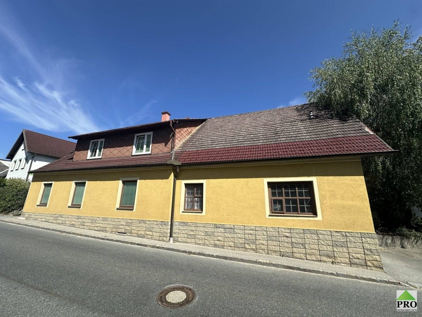 Waldviertel-Wochenendhaus! Im malerischen Ort Kautzen liegt dieses Haus mit viel Platz!