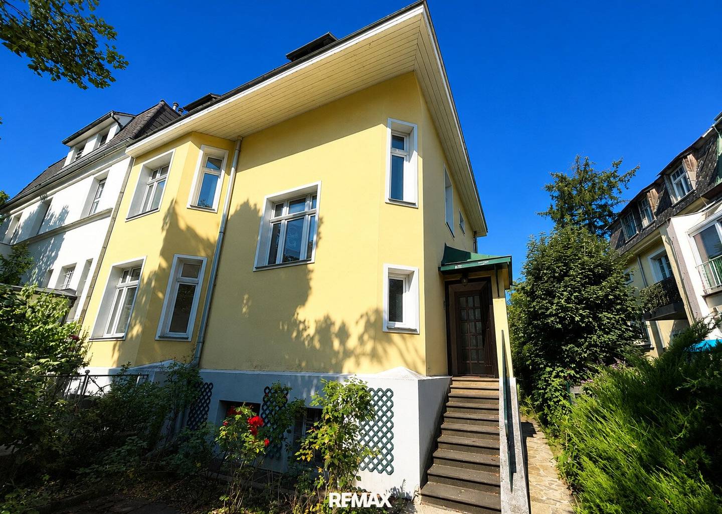 Viennese period villa with historic charm, garden and two terraces in Unter St. Veit