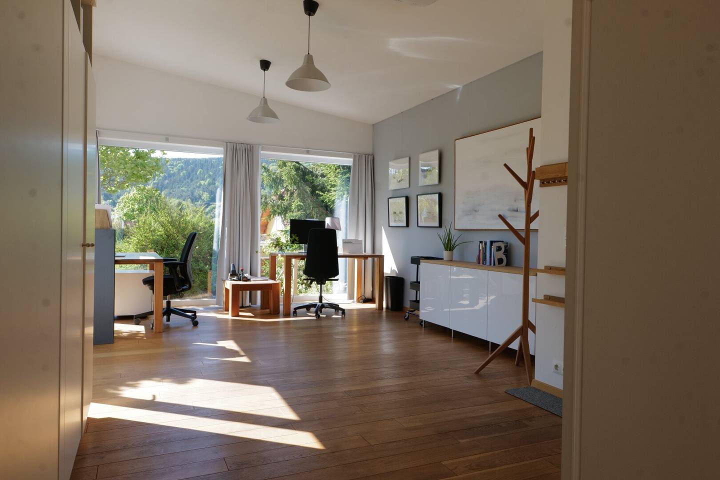 Modernes Einfamilienhaus mit separatem Home-Office in Grünlage – rund 30 Minuten südlich von Wien