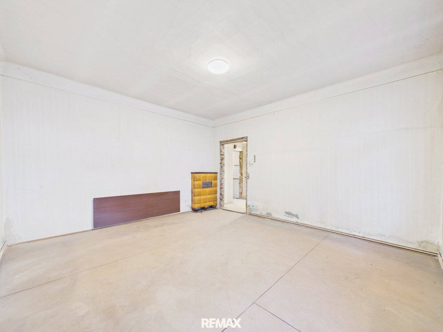 House for renovation in 1110 Vienna | approx. 90 m² living space