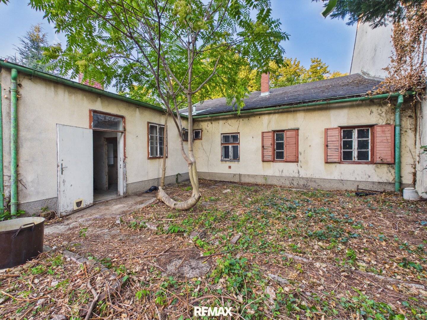 House for renovation in 1110 Vienna | approx. 90 m² living space