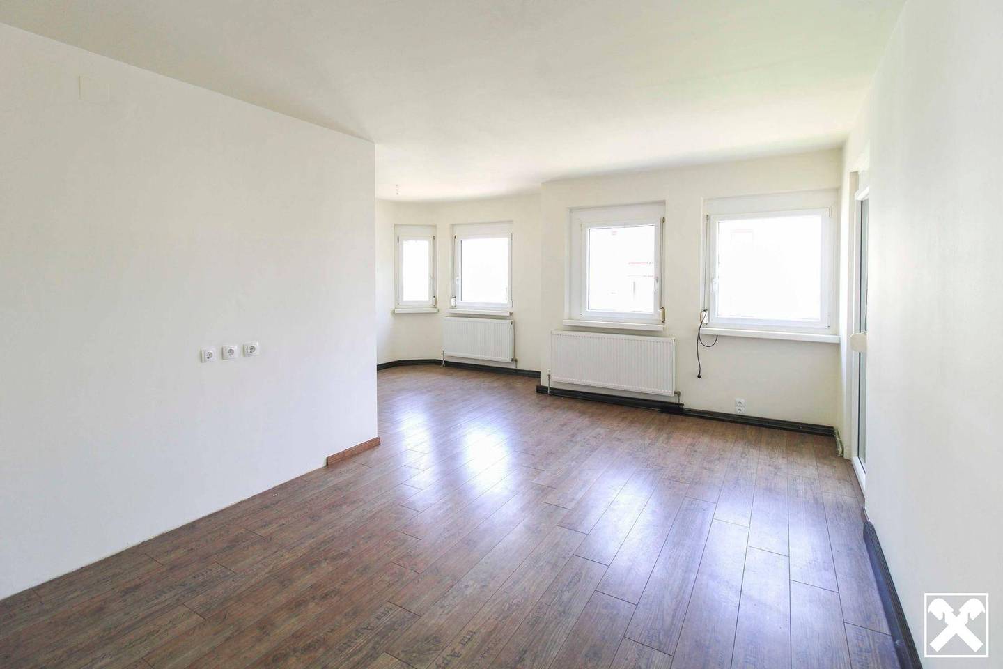 Ruhige Wohnung mit Balkon und Seeblick