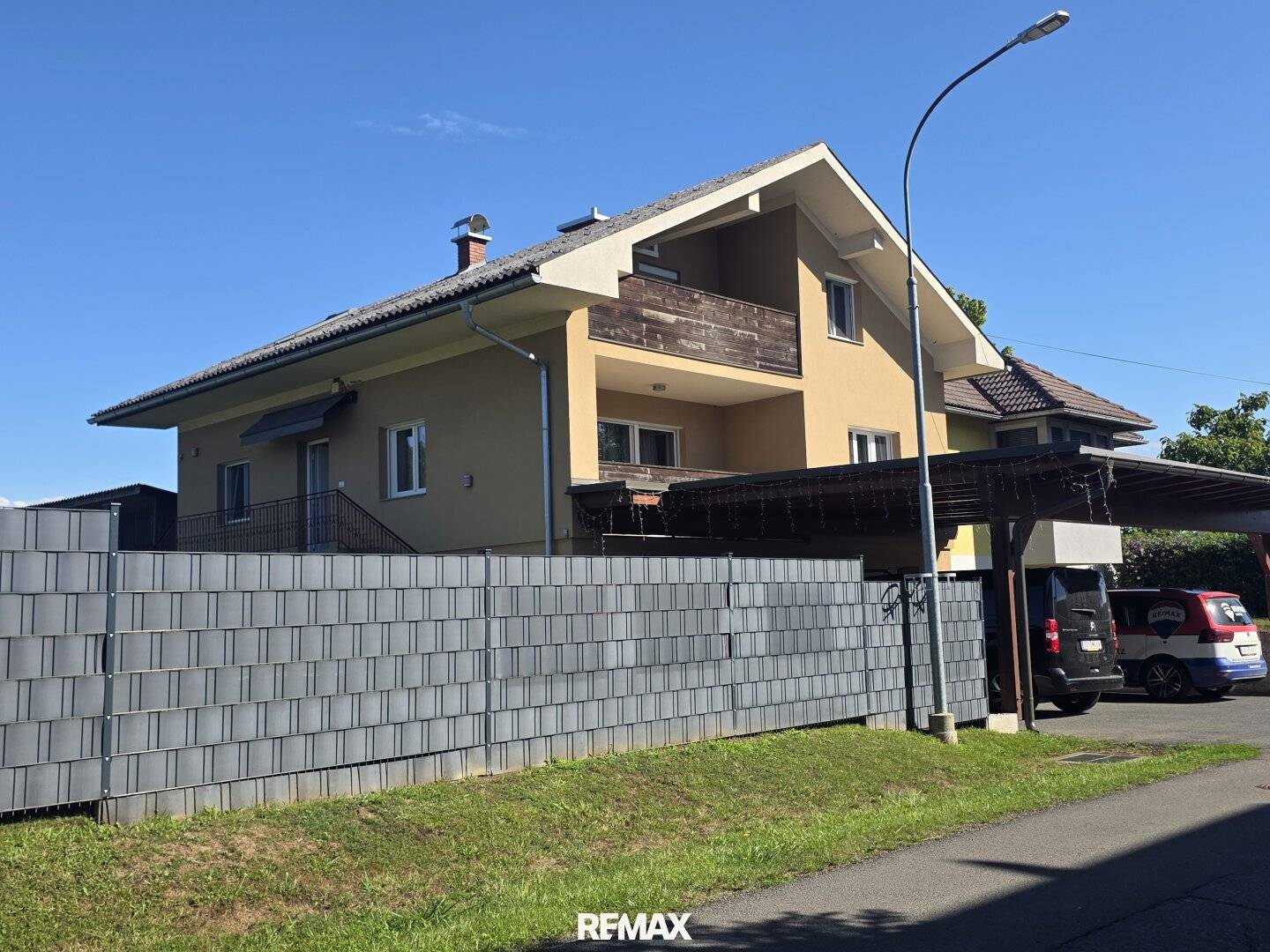Solid, renovated single or two-family house with great garden.