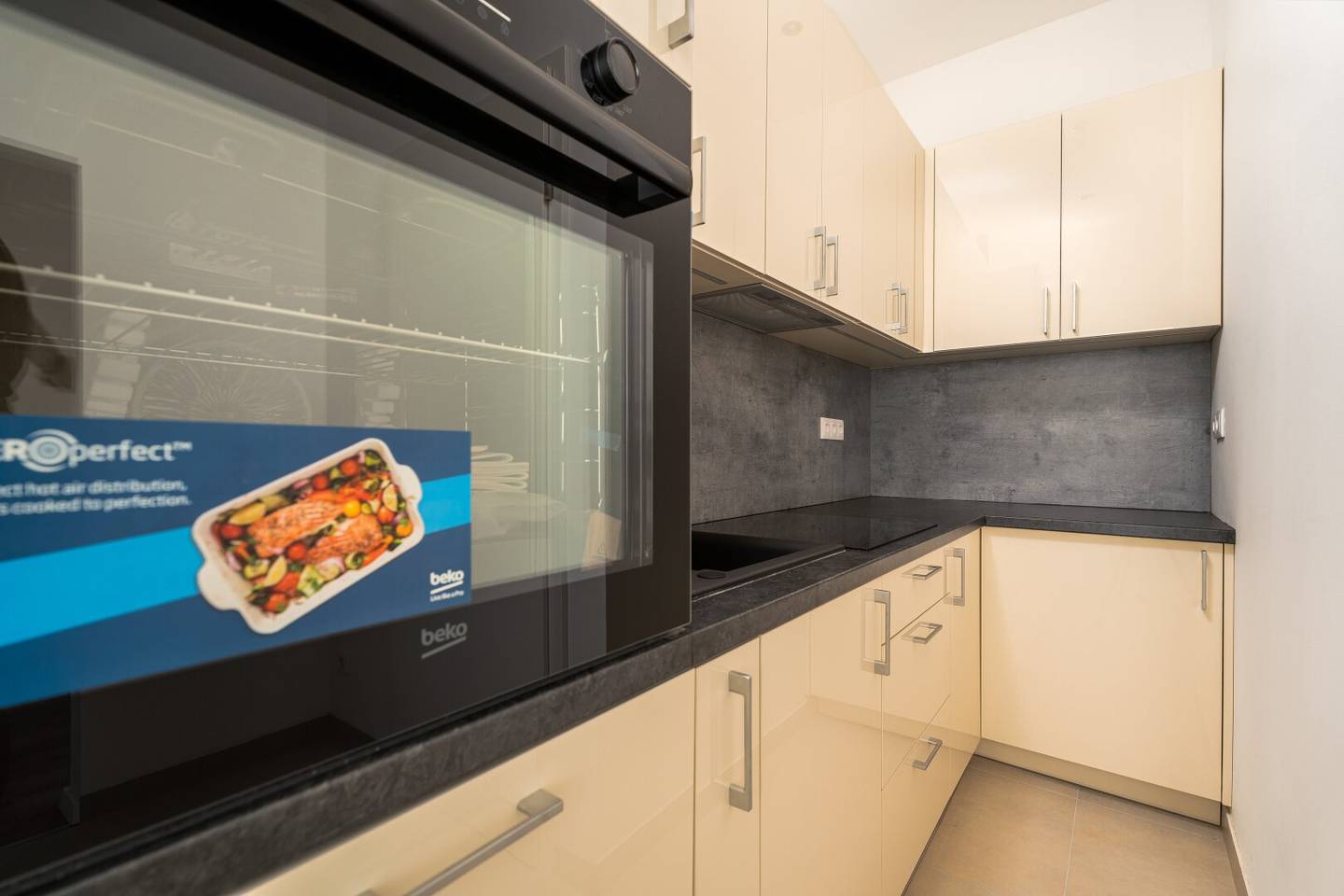 Top renovated 3 room apartment near Schönbrunn