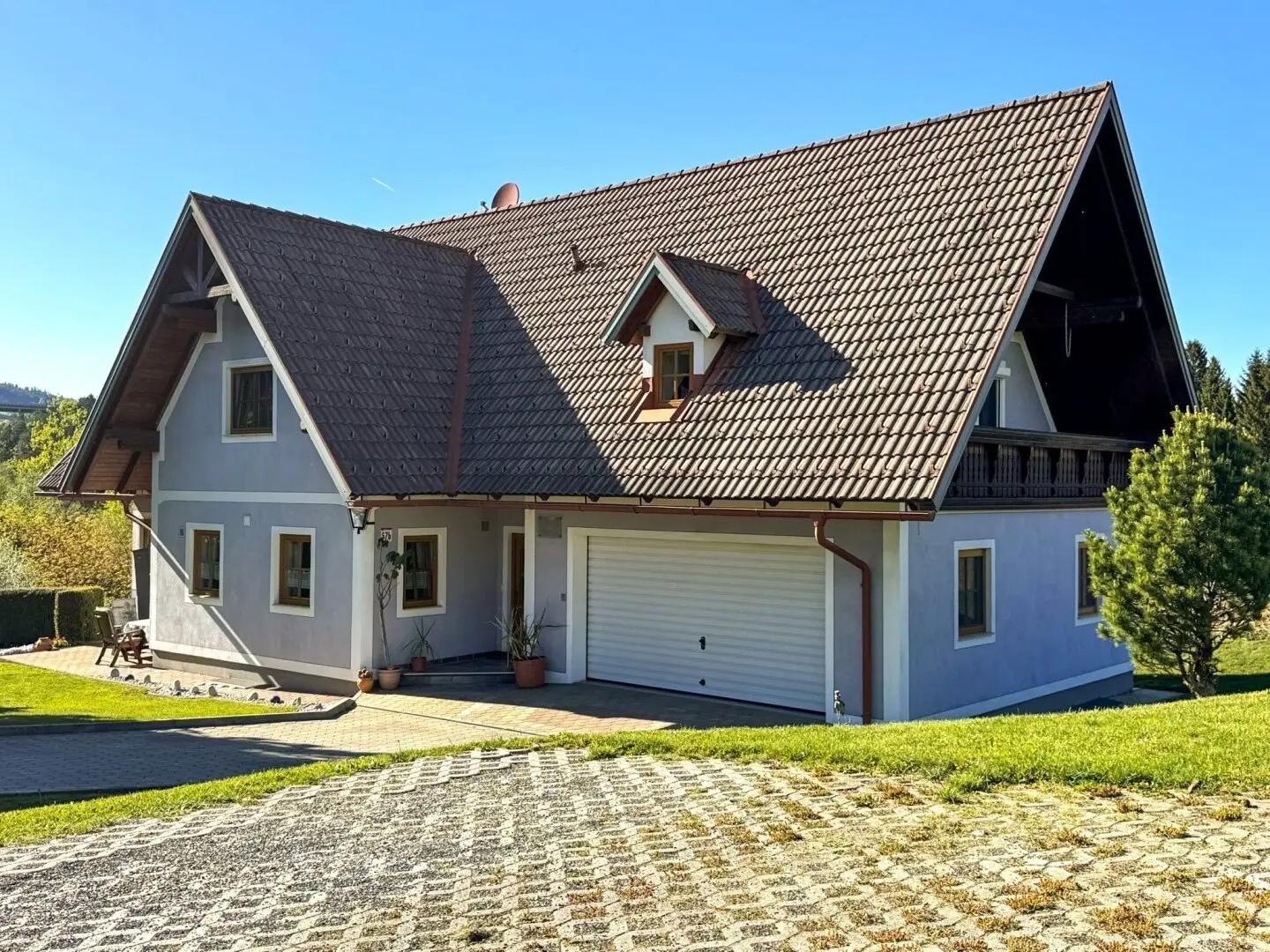 204 m² Nutzfläche. €130 Heizkosten pro Monat. Graz in 23 Minuten