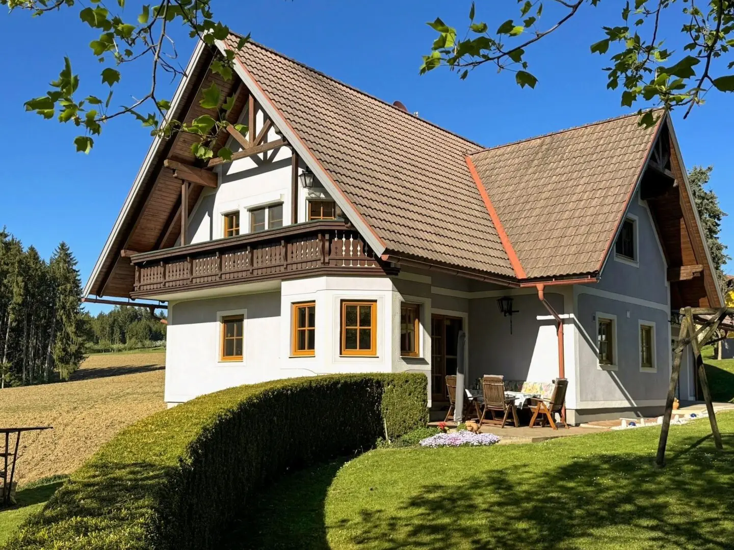 204 m² Nutzfläche. €130 Heizkosten pro Monat. Graz in 23 Minuten