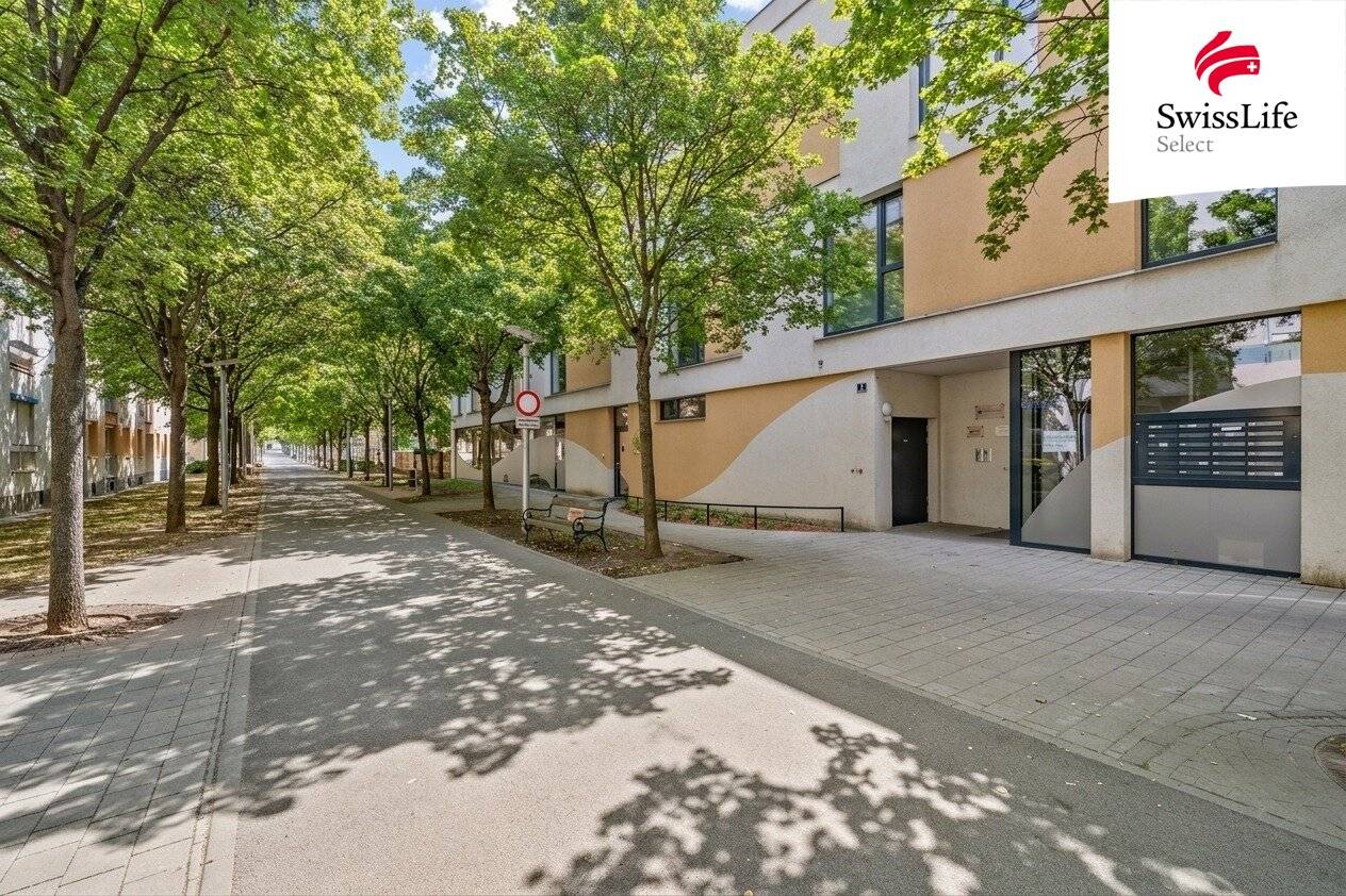 Modern Three-Room Apartment | Two Bathrooms | 17 m² Balcony | Garage Parking Space