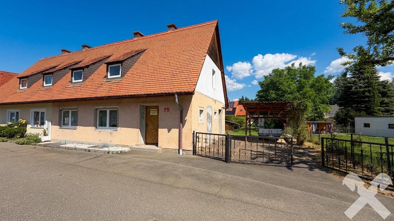Garten und Carport in ruhiger Lage Familienwohnung