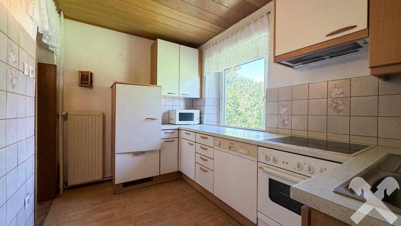 Garten und Carport in ruhiger Lage Familienwohnung