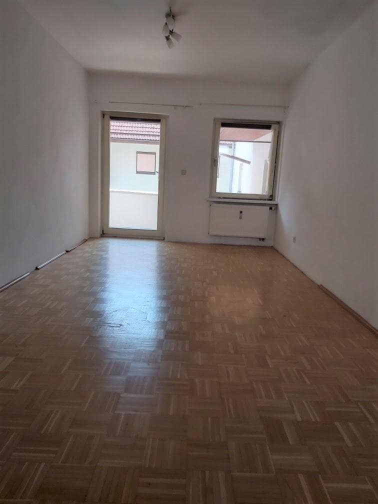 Zentrale 2-Zimmer-Wohnung mit Küchenblock und Balkon in Kapfenberg !