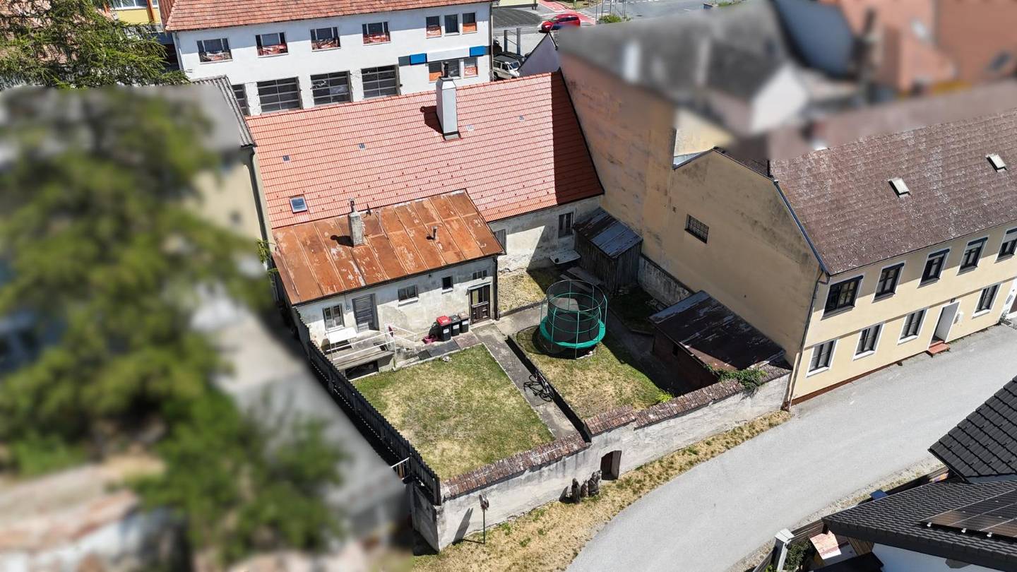 Familienwohnung in zentraler Lage mit Garten