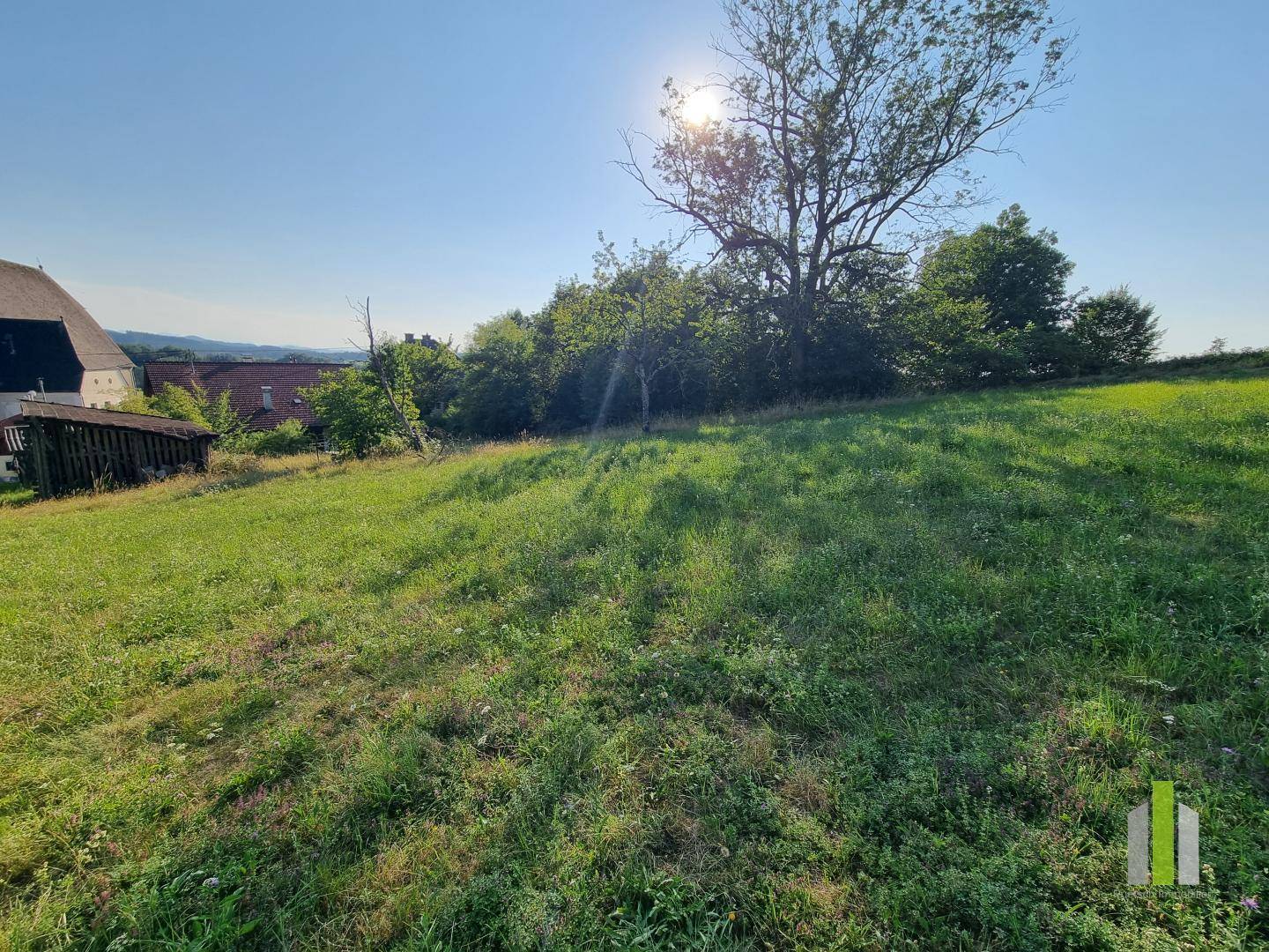 Sonnige Hanglage mit Altbestand und Entwicklungspotenzial Wohnung