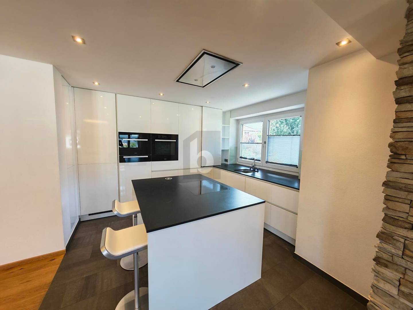 Modernes Penthouse mit privatem Aufgang und Tiefgarage