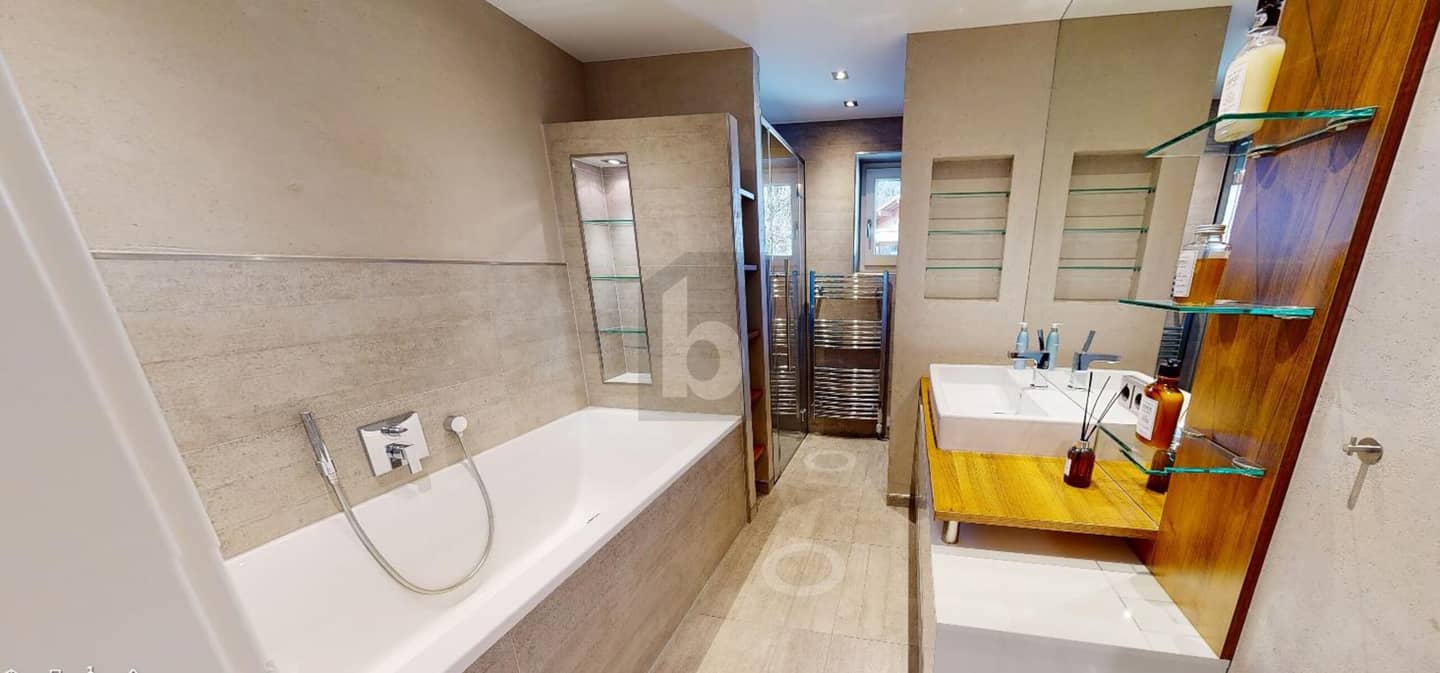 Modernes Penthouse mit privatem Aufgang und Tiefgarage