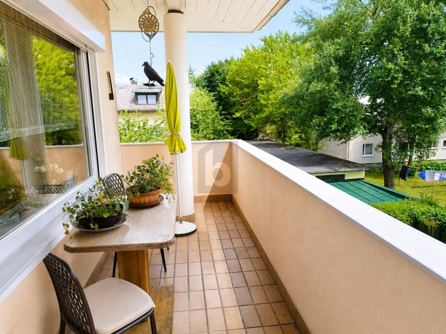 Bright apartment with large balcony and green view