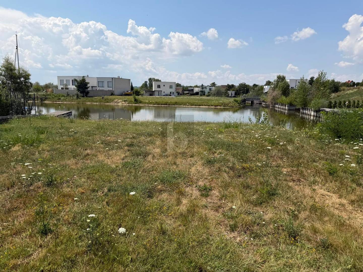 Wohnung mit privatem Seezugang und Wasserblick