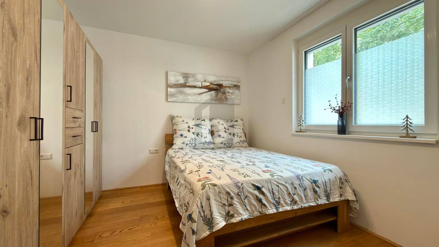 Neuwertige Erdgeschosswohnung barrierefrei in zentraler Ruhelage