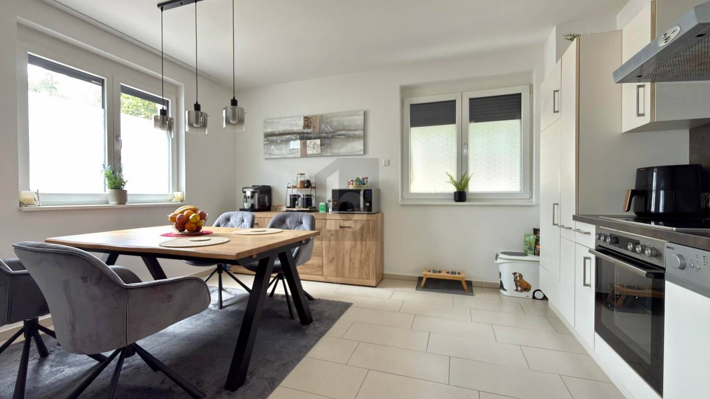 Neuwertige Erdgeschosswohnung barrierefrei in zentraler Ruhelage