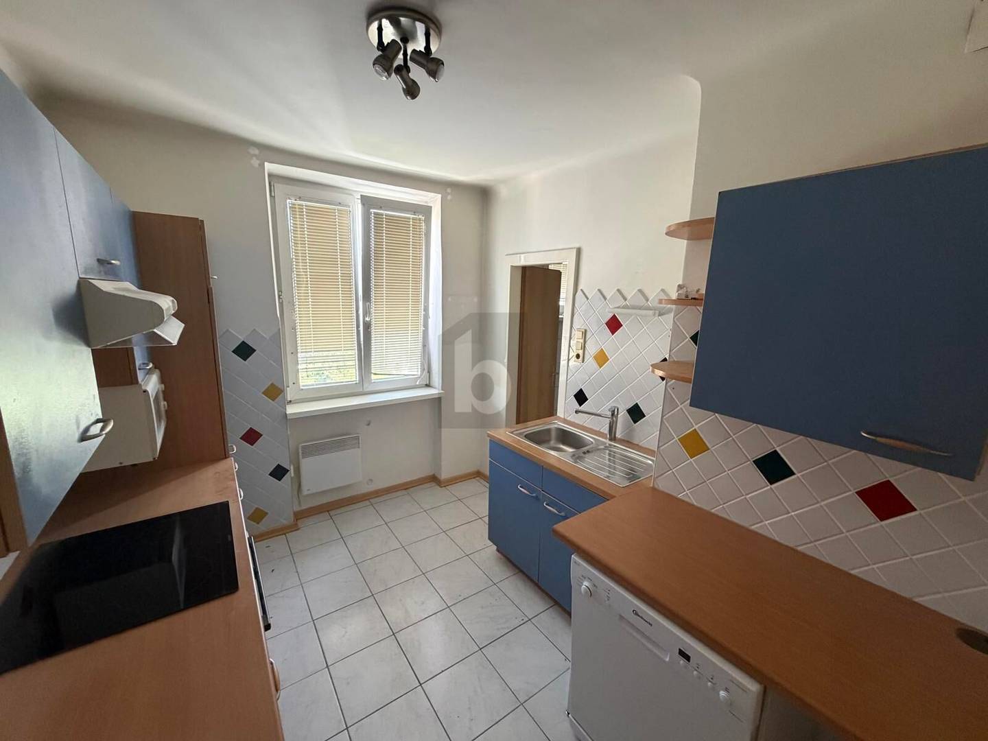 Ruhig gelegene Wohnung mit Gemeinschaftsgarten und Massivholzdielen