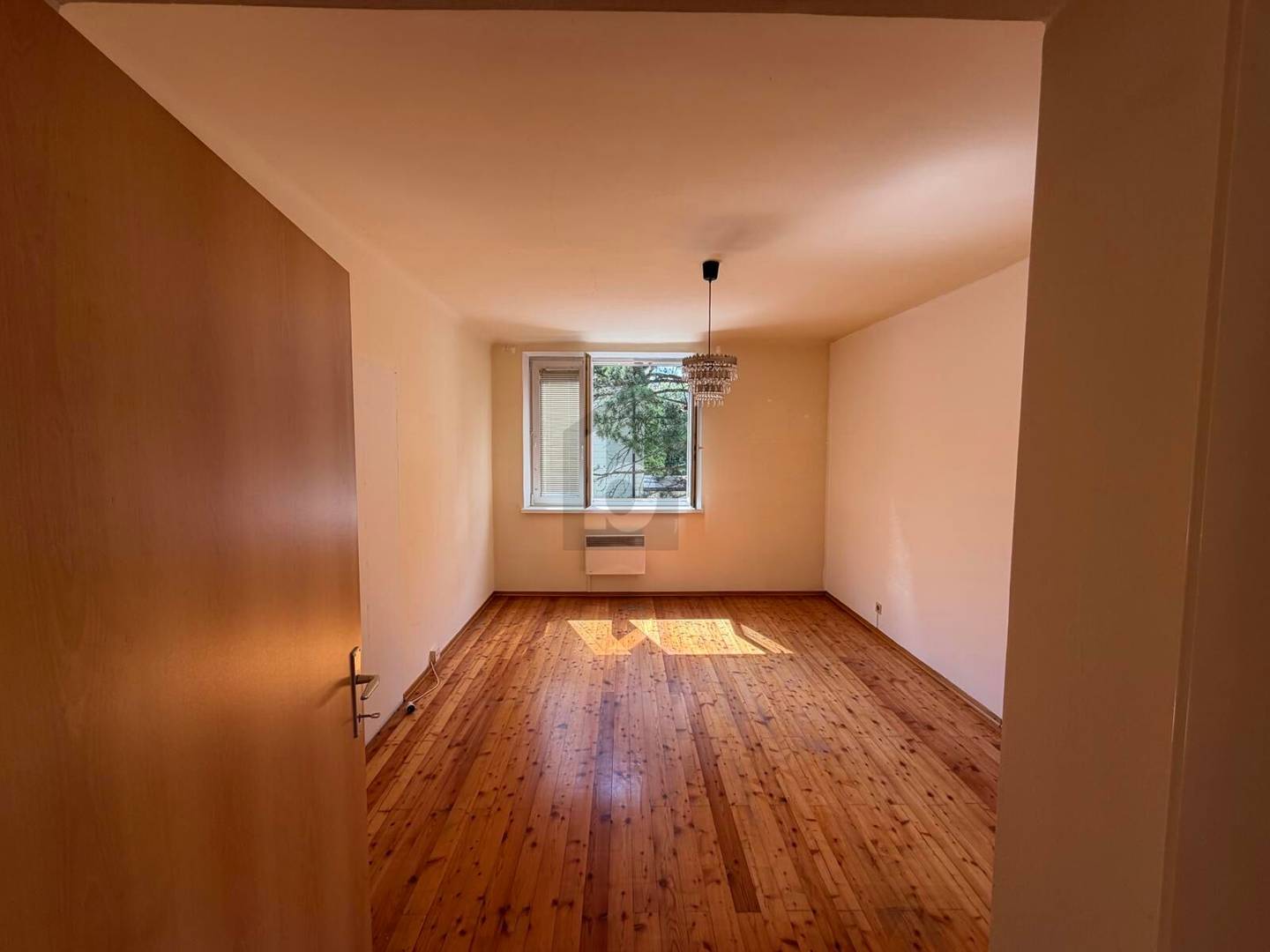 Ruhig gelegene Wohnung mit Gemeinschaftsgarten und Massivholzdielen
