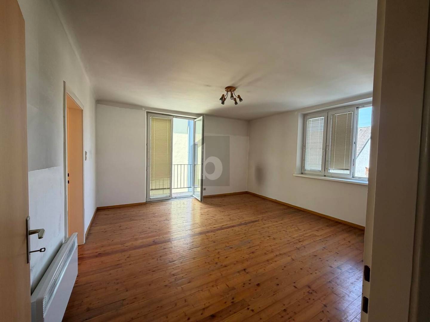 Ruhig gelegene Wohnung mit Gemeinschaftsgarten und Massivholzdielen