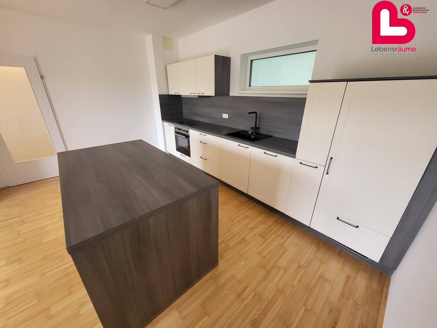 Bright Apartment with View