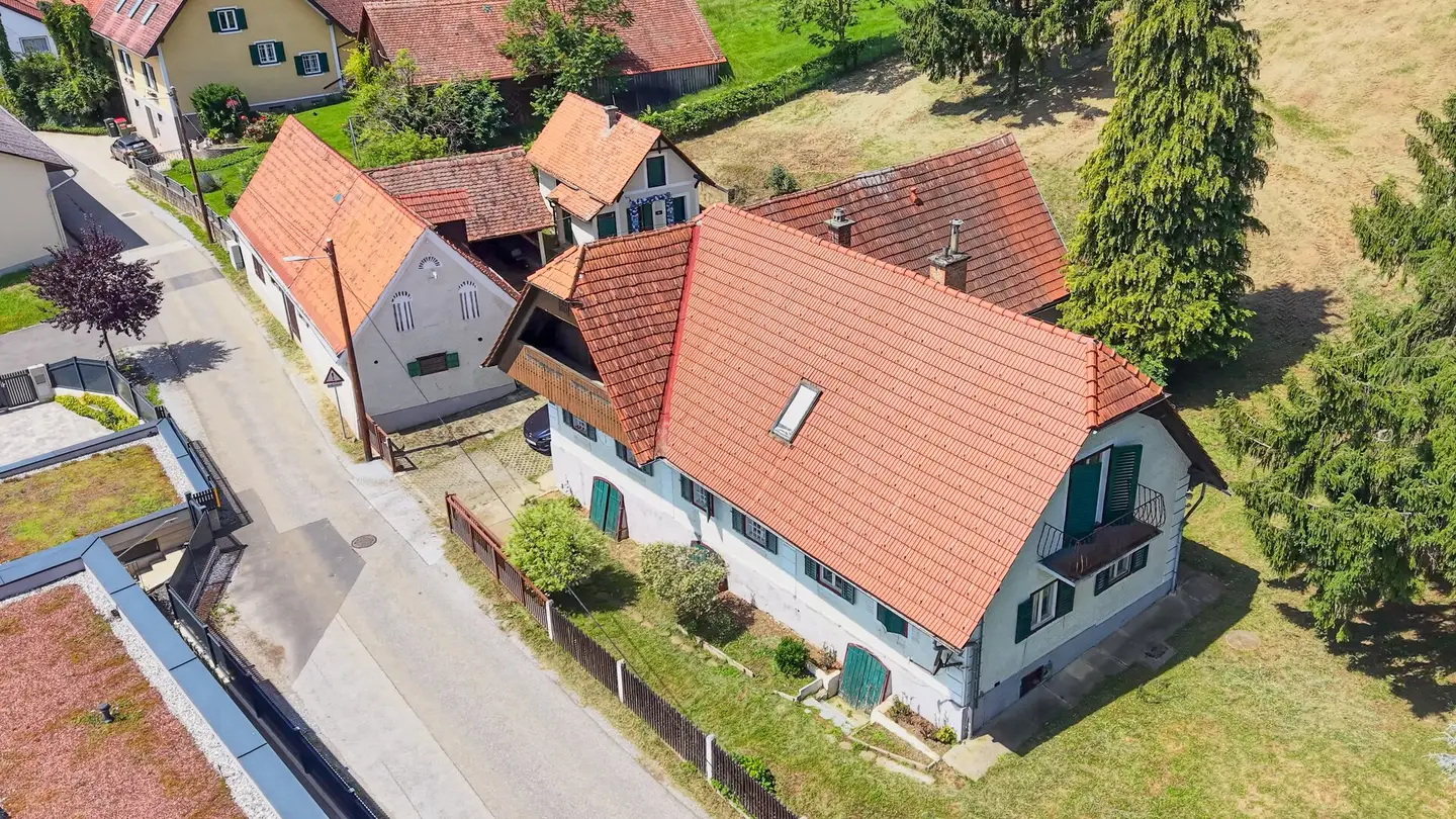Exclusive property of approx. 4,500 m² on the Graz Kehlberg - approx. 3,120 m² building land incl. study